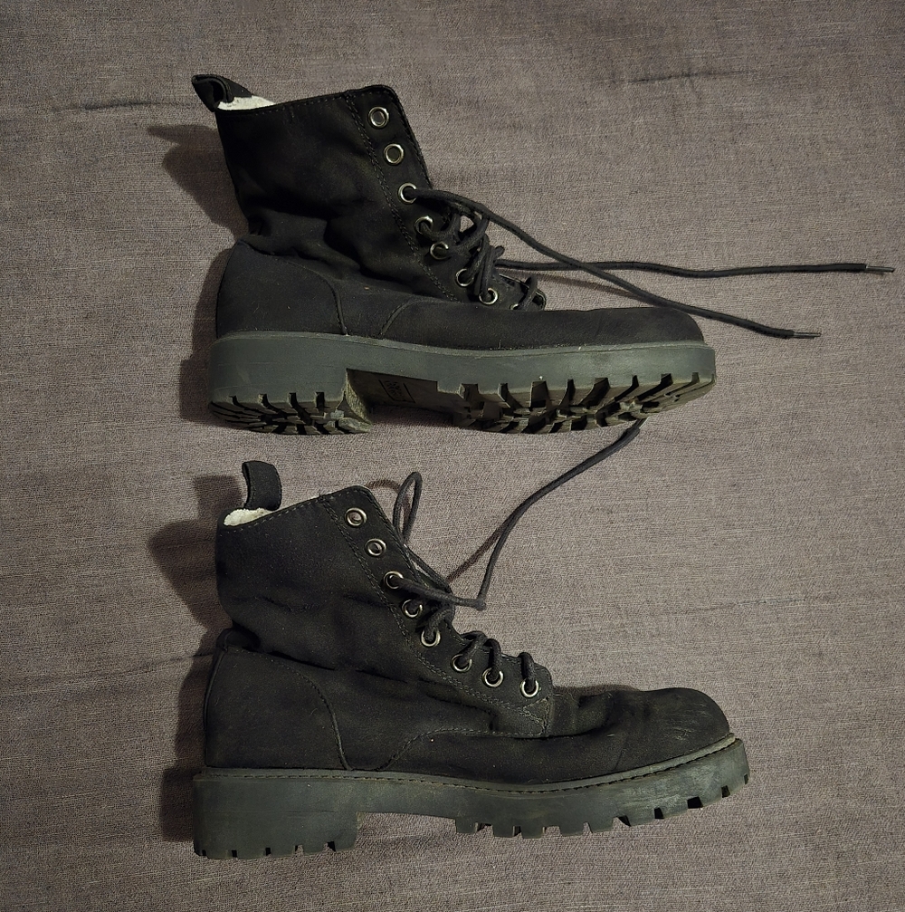 H&M Divided Black Lace-Up Combat Boots | Faux Fur Lined | Lug Sole | Women’s 7